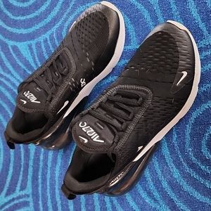 Nike Air 270 Sneakers